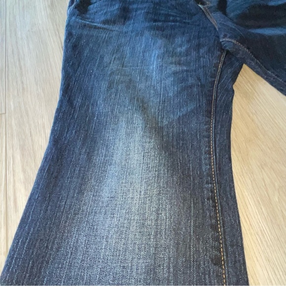 Old Navy Blue-Cut Maternity Jeans - Picture 3 of 8